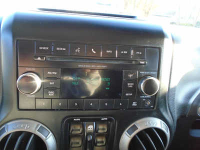 2013 Jeep Wrangler Unlimited, $14995. Photo 9