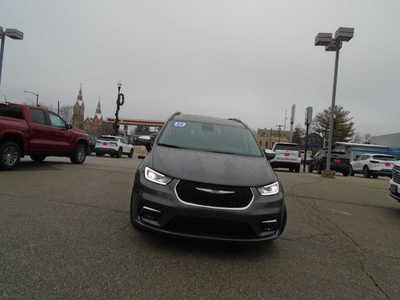 2023 Chrysler Pacifica, $31995. Photo 2