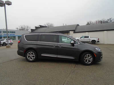 2023 Chrysler Pacifica, $31995. Photo 5