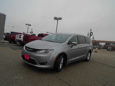 2018 Chrysler Pacifica, $7995. Photo 3