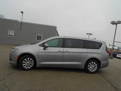 2018 Chrysler Pacifica, $7995. Photo 4