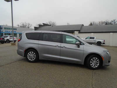 2018 Chrysler Pacifica, $7995. Photo 5