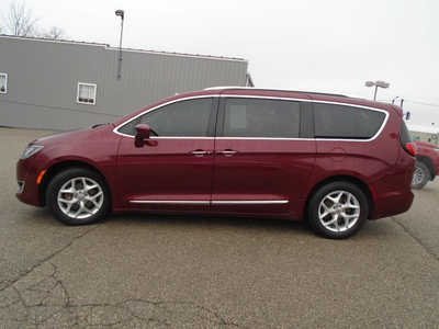 2018 Chrysler Pacifica, $12995. Photo 4