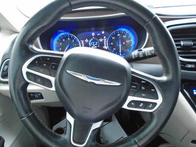 2018 Chrysler Pacifica, $12995. Photo 8