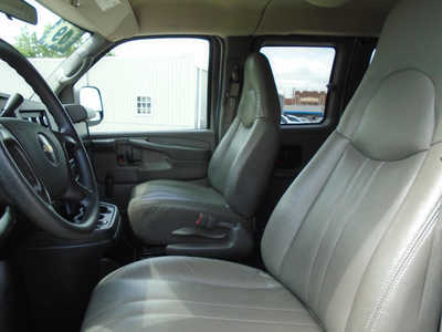 2009 Chevrolet Van,Passenger, $10995. Photo 12