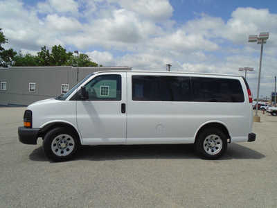 2009 Chevrolet Van,Passenger, $10995. Photo 4