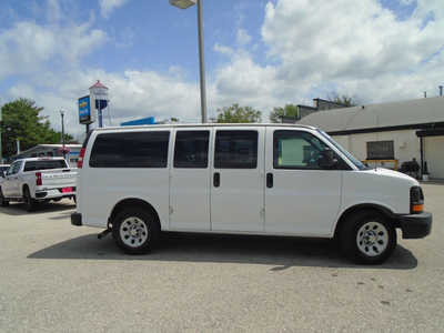 2009 Chevrolet Van,Passenger, $10995. Photo 5