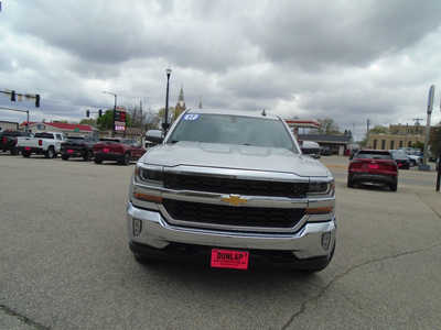 2017 Chevrolet 1500 Crew Cab, $16995. Photo 2