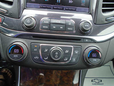 2015 Chevrolet Impala, $4495. Photo 11