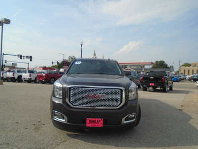 2017 GMC Yukon XL, $23495. Photo 2