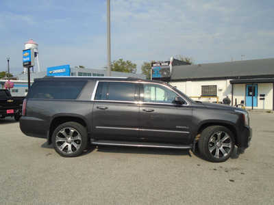 2017 GMC Yukon XL, $23495. Photo 5