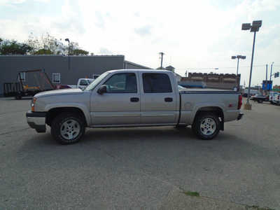 2005 Chevrolet 1500 Crew Cab, $12995. Photo 4