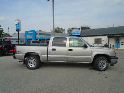 2005 Chevrolet 1500 Crew Cab, $12995. Photo 5
