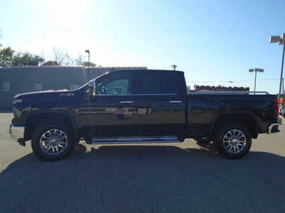 2025 Chevrolet 2500 Crew Cab, $60995. Photo 4