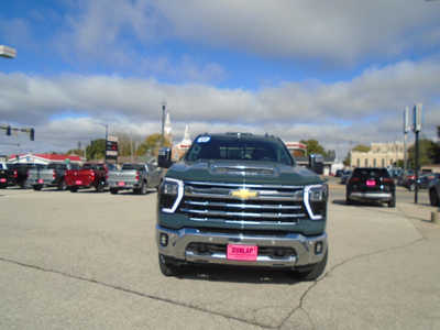 2025 Chevrolet 2500 Crew Cab, $64995. Photo 2