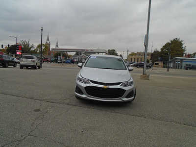 2019 Chevrolet Cruze, $0. Photo 2
