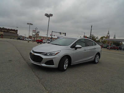 2019 Chevrolet Cruze, $0. Photo 3