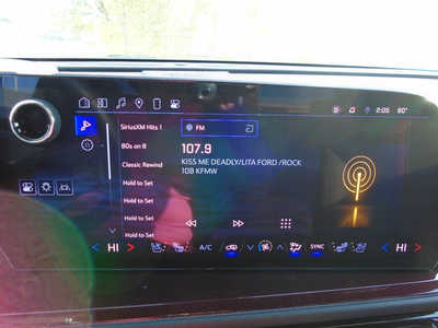 2025 Chevrolet Traverse, $53995. Photo 10