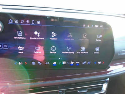 2025 Chevrolet Traverse, $53995. Photo 12