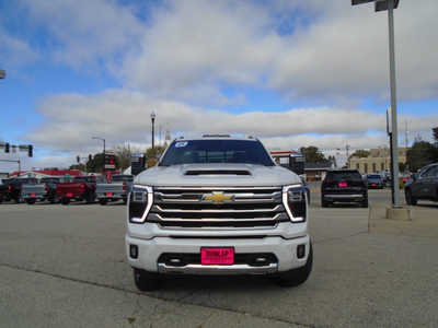 2025 Chevrolet 2500 Crew Cab, $74995. Photo 2