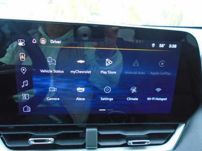 2025 Chevrolet Equinox, $28995. Photo 10