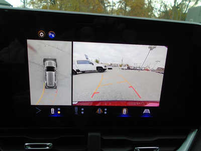 2025 Chevrolet Equinox, $28995. Photo 11