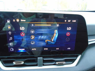 2025 Chevrolet Equinox, $28995. Photo 12