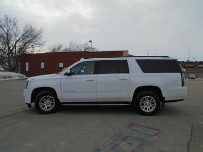 2017 GMC Yukon XL, $16995. Photo 4