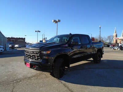 2023 Chevrolet 1500 Crew Cab, $40995. Photo 3