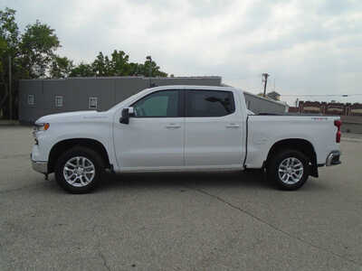2023 Chevrolet 1500 Crew Cab, $37995. Photo 4
