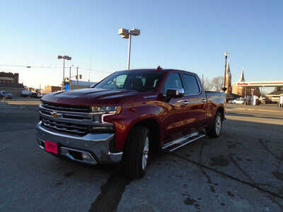 2022 Chevrolet 1500 Crew Cab, $28995. Photo 3