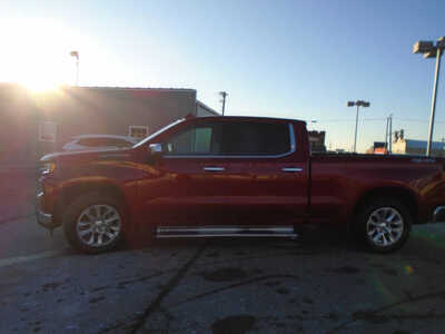 2022 Chevrolet 1500 Crew Cab, $28995. Photo 4