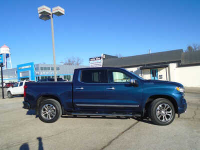 2023 Chevrolet 1500 Crew Cab, $51995. Photo 5