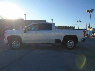 2022 Chevrolet 2500 Crew Cab, $53995. Photo 4