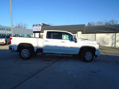 2022 Chevrolet 2500 Crew Cab, $53995. Photo 5