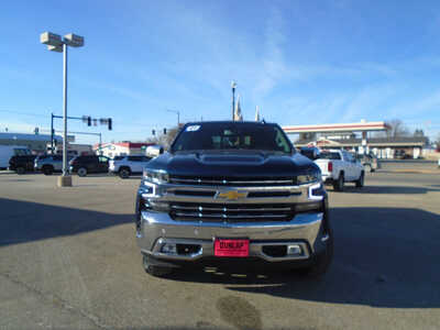 2021 Chevrolet 1500 Crew Cab, $33995. Photo 2