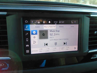 2023 Chrysler Voyager, $24995. Photo 11