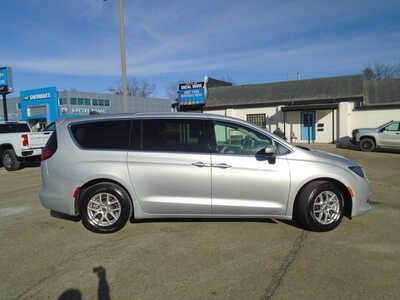 2023 Chrysler Voyager, $24995. Photo 5