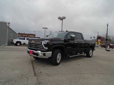 2024 Chevrolet 2500 Crew Cab, $67995. Photo 3