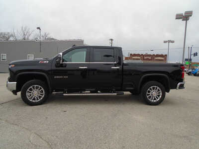 2024 Chevrolet 2500 Crew Cab, $67995. Photo 4