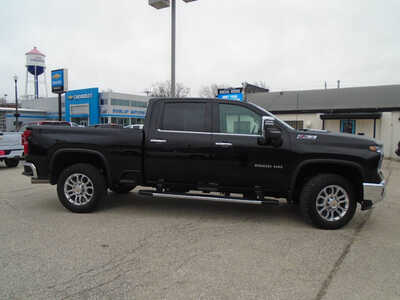 2024 Chevrolet 2500 Crew Cab, $67995. Photo 5