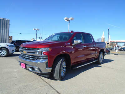 2021 Chevrolet 1500 Crew Cab, $35995. Photo 3