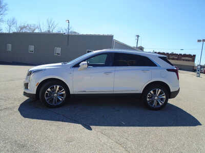 2025 Cadillac XT5, $45995. Photo 4