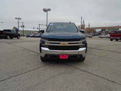 2020 Chevrolet 1500 Crew Cab, $30995. Photo 2