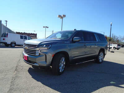 2022 Chevrolet Suburban, $47995. Photo 3