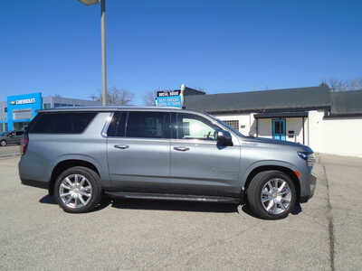 2022 Chevrolet Suburban, $47995. Photo 5