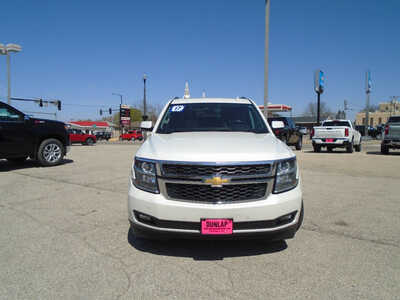 2017 Chevrolet Suburban, $10495. Photo 2