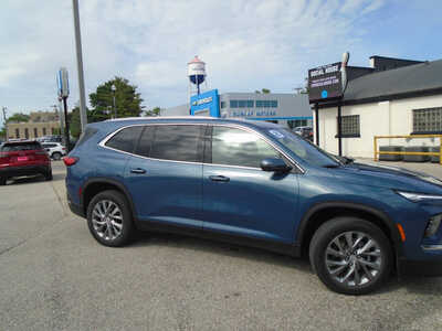 2025 Buick Enclave, $44995. Photo 5