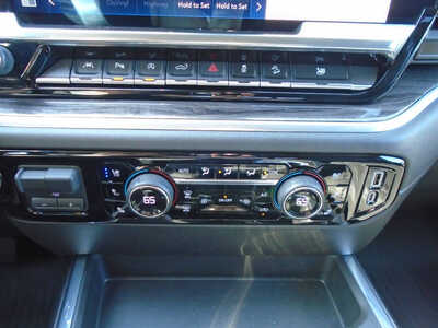 2025 Chevrolet 1500 Crew Cab, $56995. Photo 12