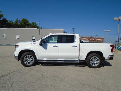 2025 Chevrolet 1500 Crew Cab, $56995. Photo 4